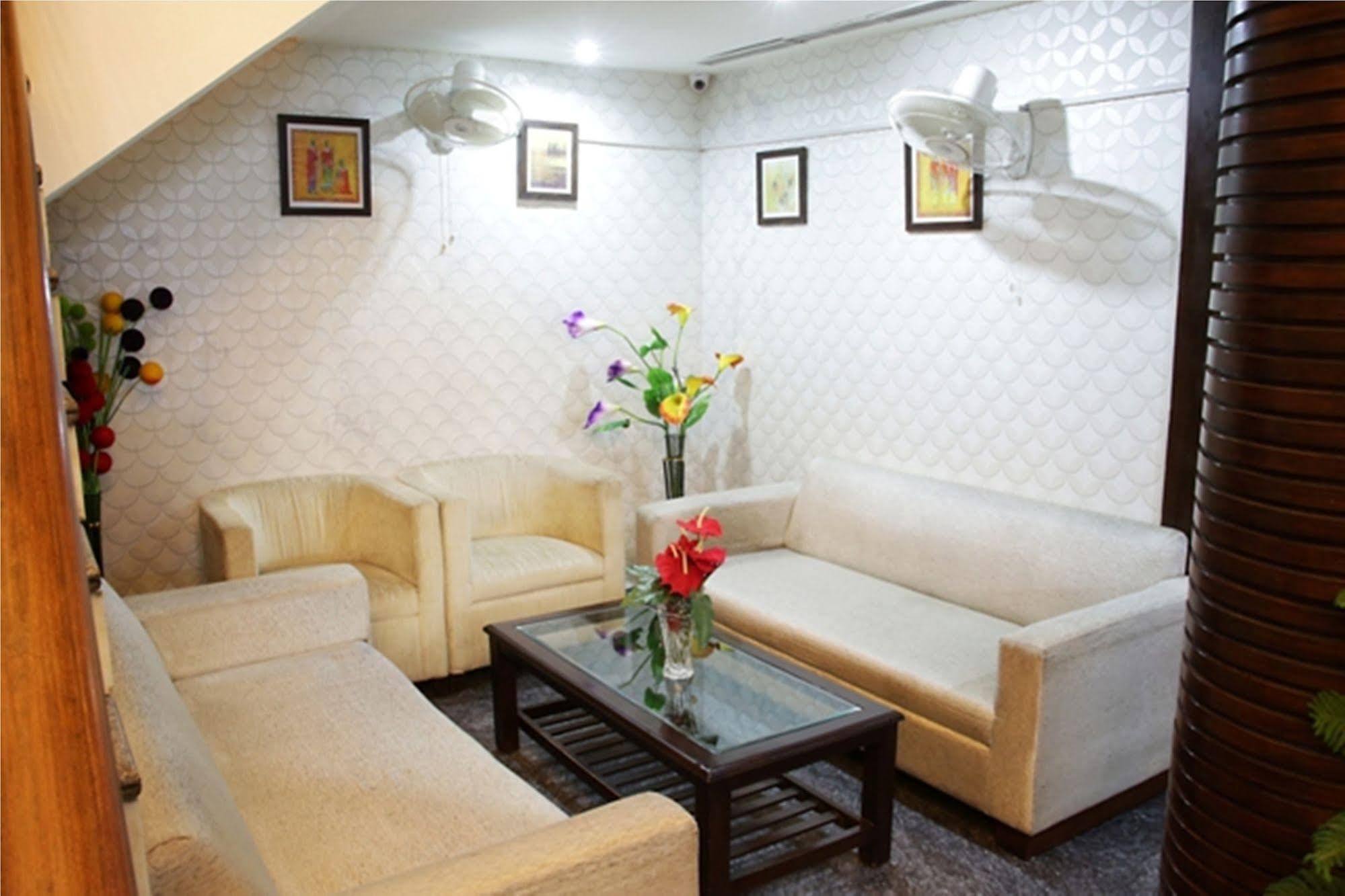 Grand Lotus Kapashera Új-Delhi Kültér fotó